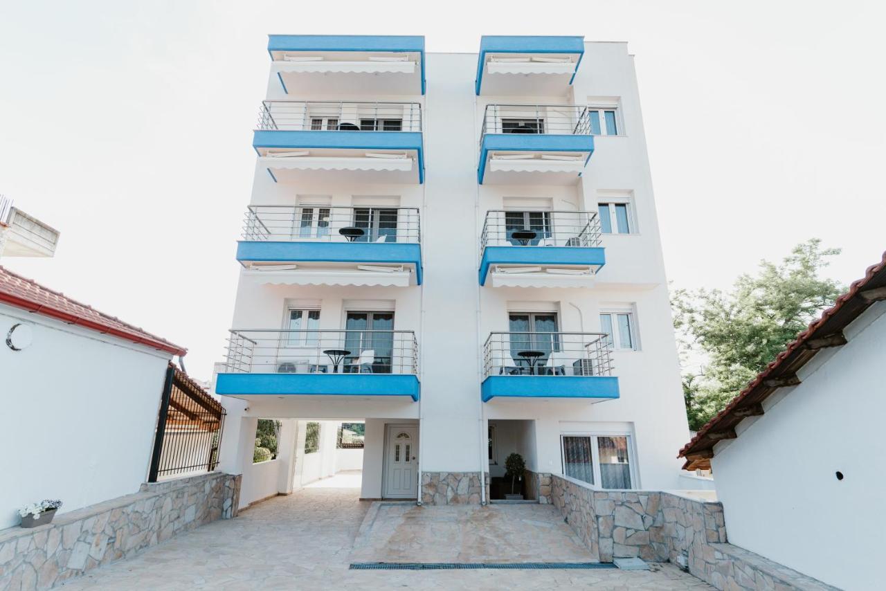 Nea Kallikrateia Blue And White Luxury Suites المظهر الخارجي الصورة