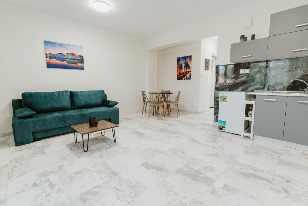 Nea Kallikrateia Blue And White Luxury Suites المظهر الخارجي الصورة
