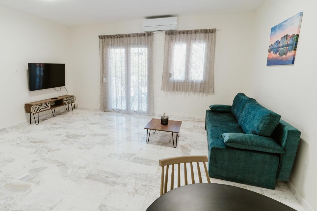 Nea Kallikrateia Blue And White Luxury Suites المظهر الخارجي الصورة