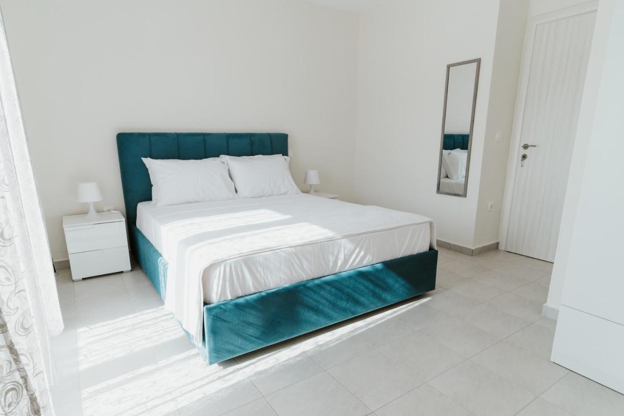 Nea Kallikrateia Blue And White Luxury Suites المظهر الخارجي الصورة