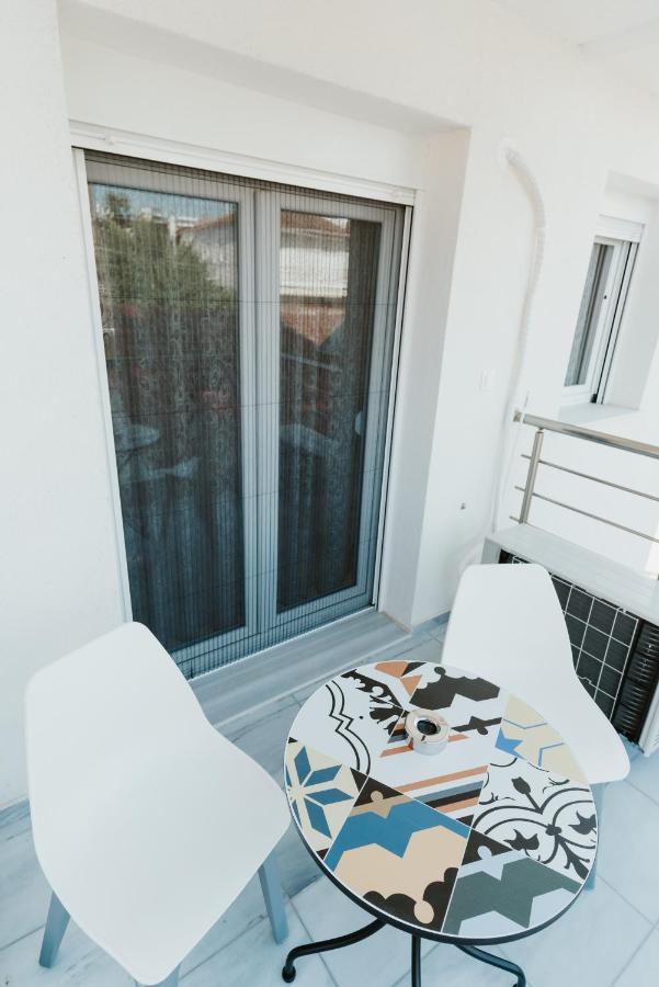 Nea Kallikrateia Blue And White Luxury Suites المظهر الخارجي الصورة