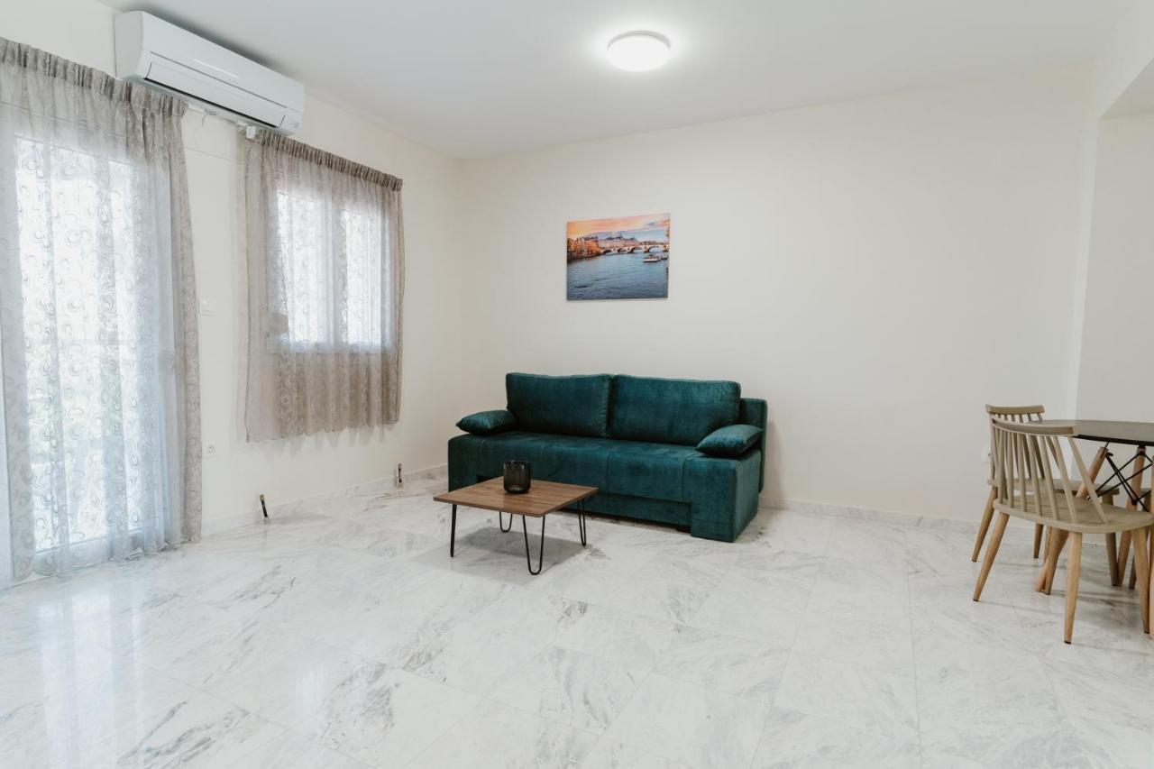 Nea Kallikrateia Blue And White Luxury Suites المظهر الخارجي الصورة