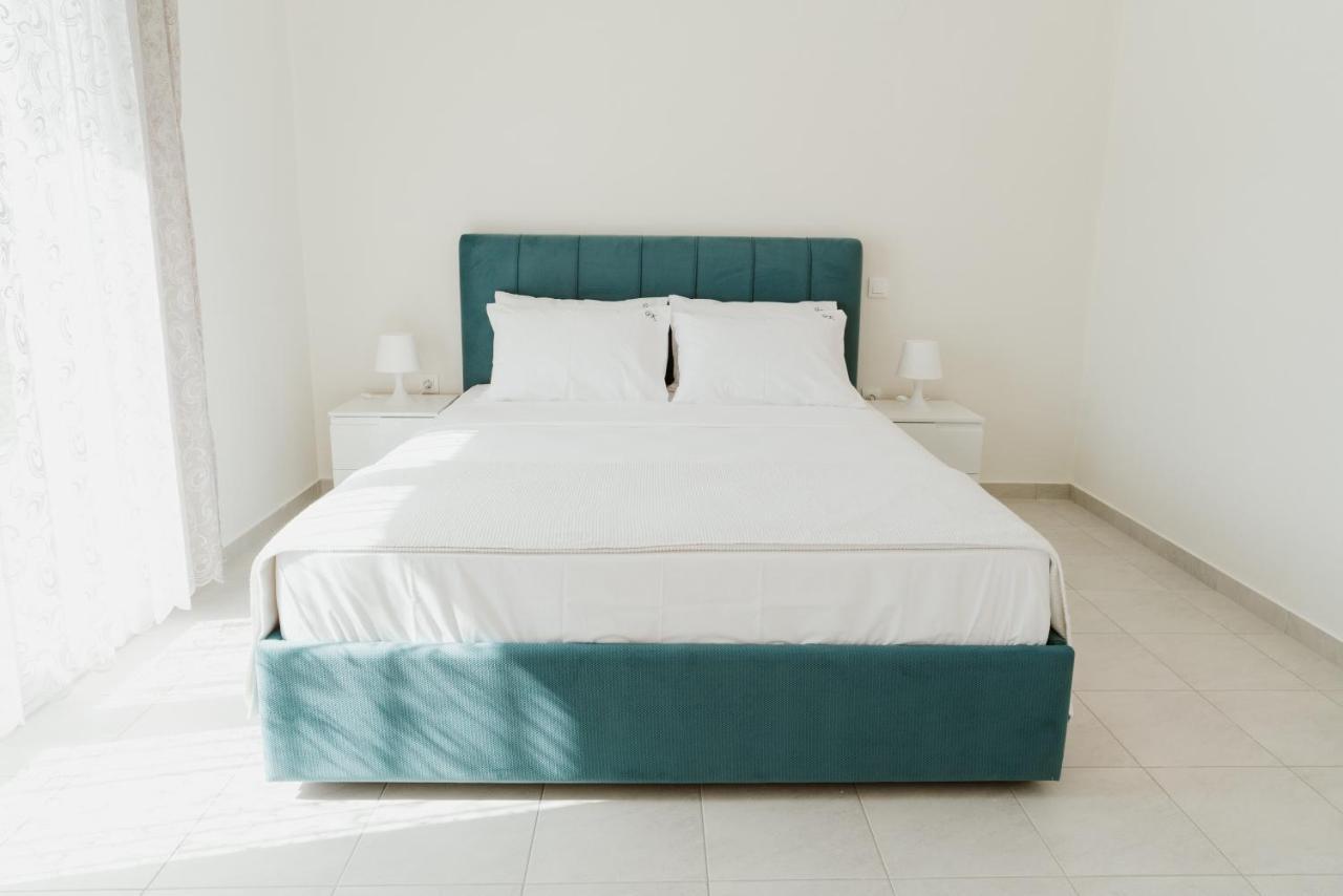 Nea Kallikrateia Blue And White Luxury Suites المظهر الخارجي الصورة