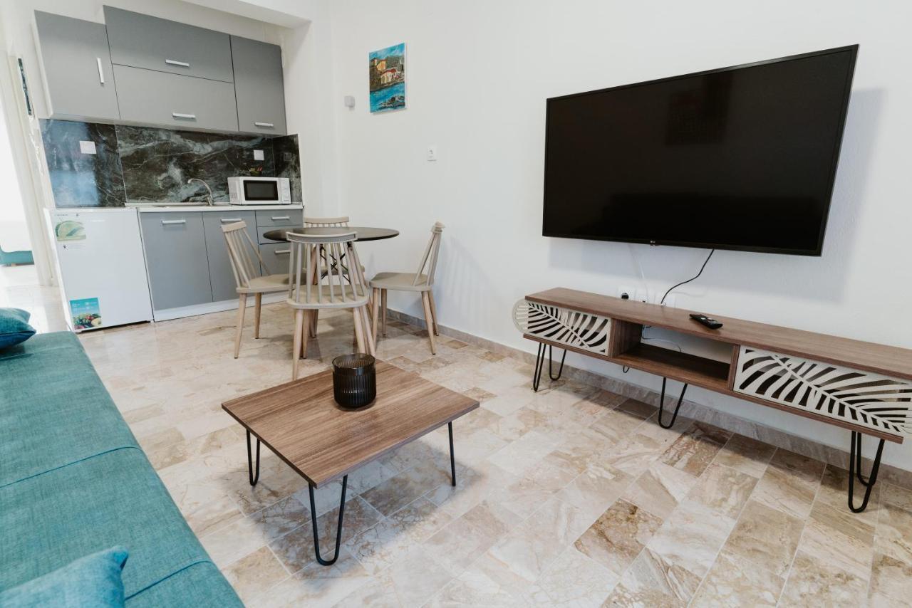Nea Kallikrateia Blue And White Luxury Suites المظهر الخارجي الصورة