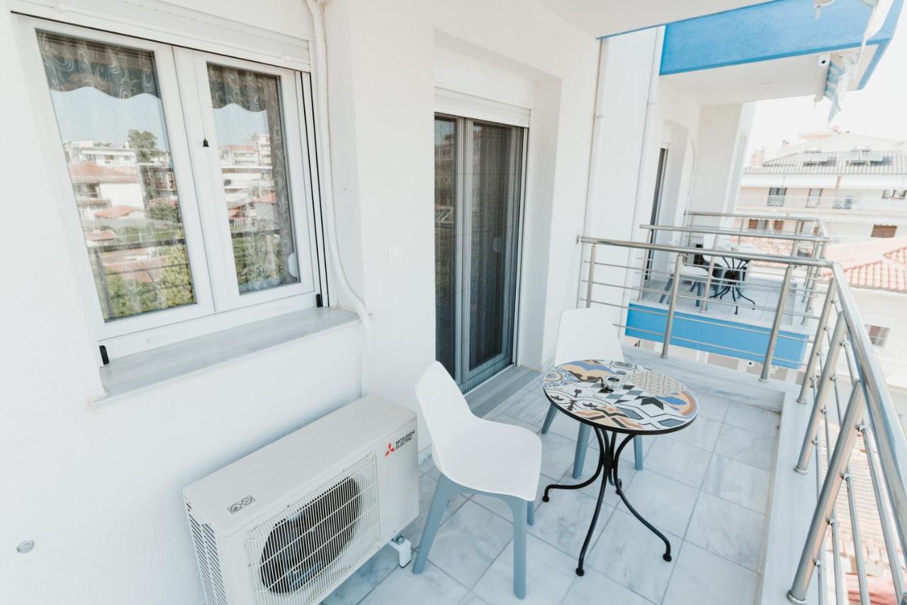 Nea Kallikrateia Blue And White Luxury Suites المظهر الخارجي الصورة